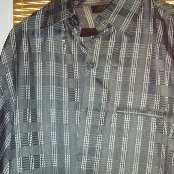 J. Vital Suit - Picture 2 of 4